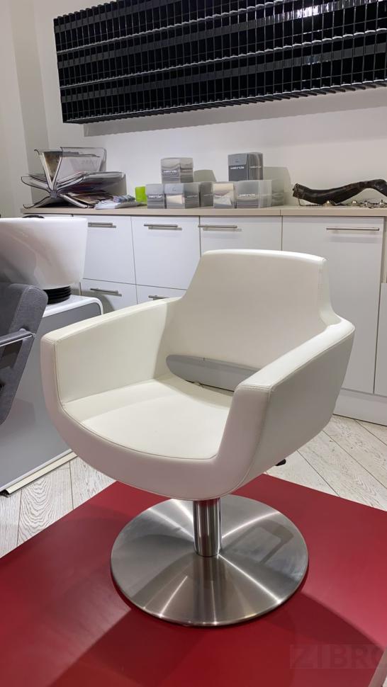 Кресло парикмахерское RETRO 431-combra white