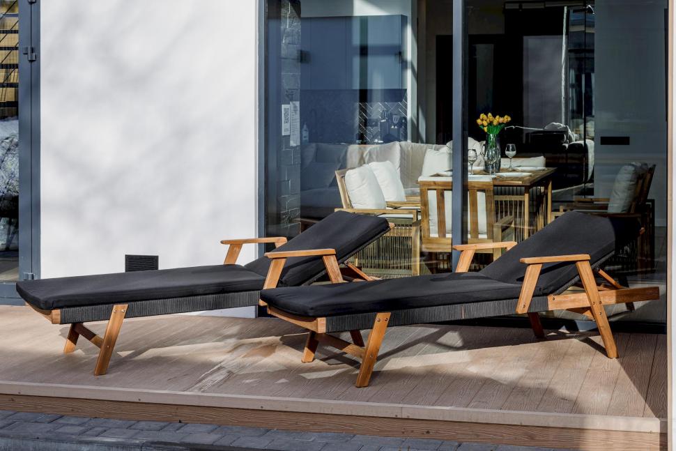 Шезлонг MICHELLE SUNLOUNGE с черной подушкой