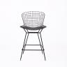 с низкой спинкой Bertoia черный металл с черной подушкой из экокожи